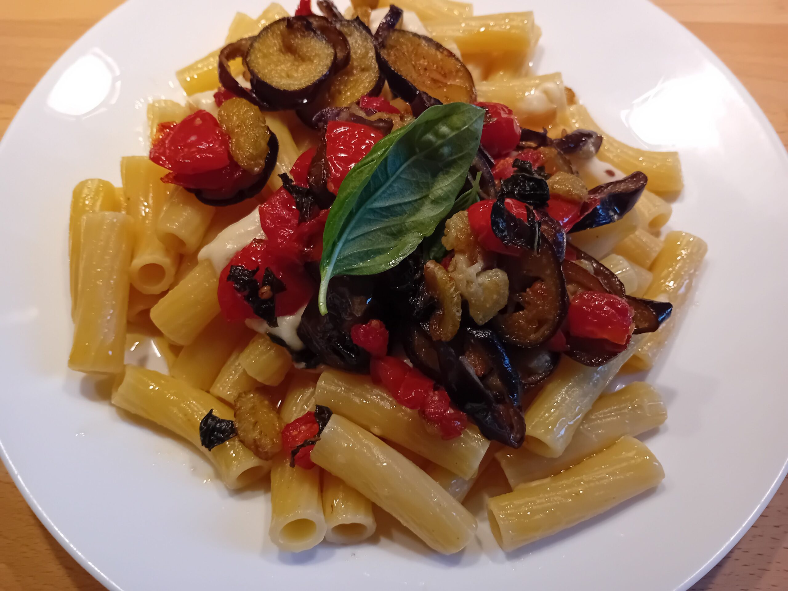 Pasta, Pomodorini, Melanzane, Olio, Basilico